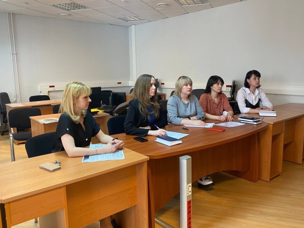 Сотрудниками Россреестра организованы онлайн-консультации в МФЦ Сотрудниками Россреестра организованы онлайн-консультации в МФЦ